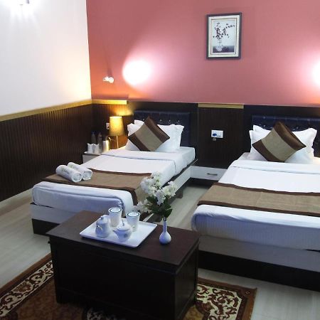 Retreat Hotel & Spa 甘托克 外观 照片